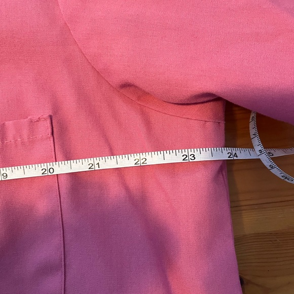 Woman’s Salmon Color Scrub Top, Sz L - Picture 5 of 6